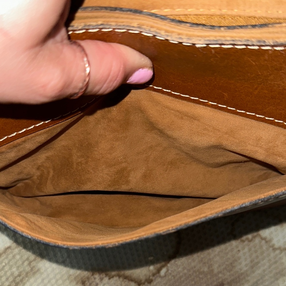 Patricia Nash Brown tan Leather Shoulder Bag lots of room no call outs nice 👍 - Picture 10 of 15